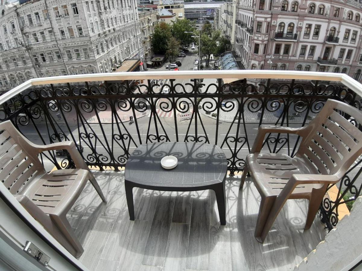 Яркая История Apartment Kyiv Exterior photo